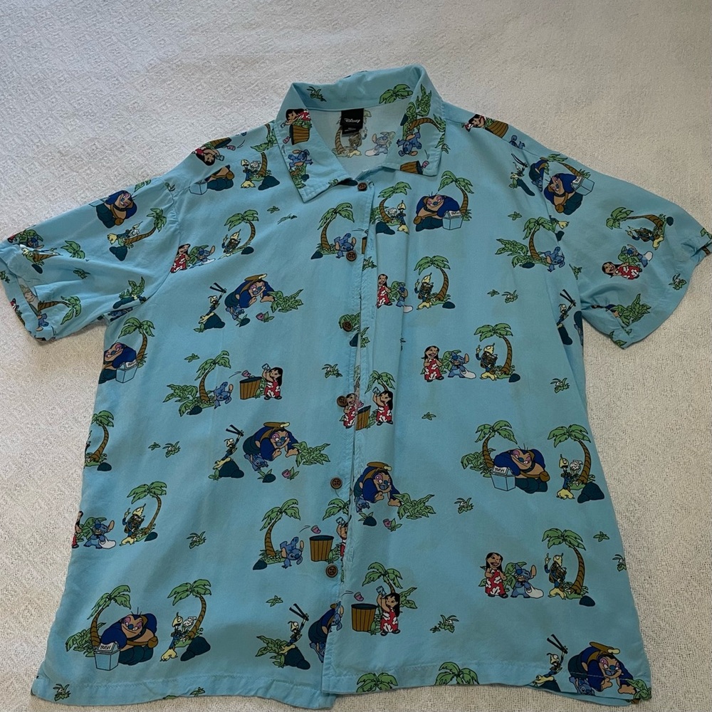 Disney Light Blue Cartoon Print Men's Shirt‎ Size Medium~ Vacation Wear